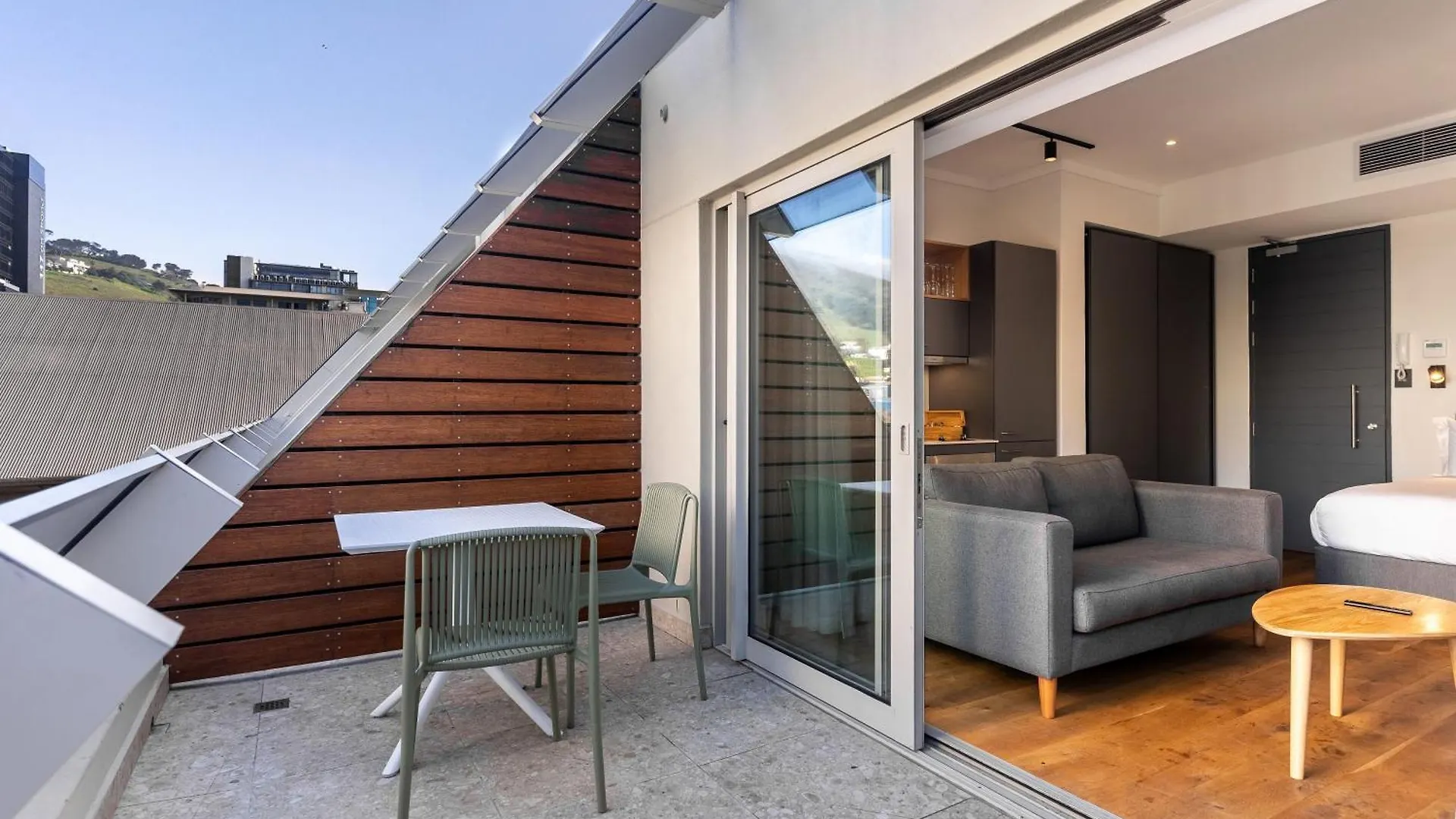 Apartment Barracks 414: City Centre Aprt With Balcony Cape Town