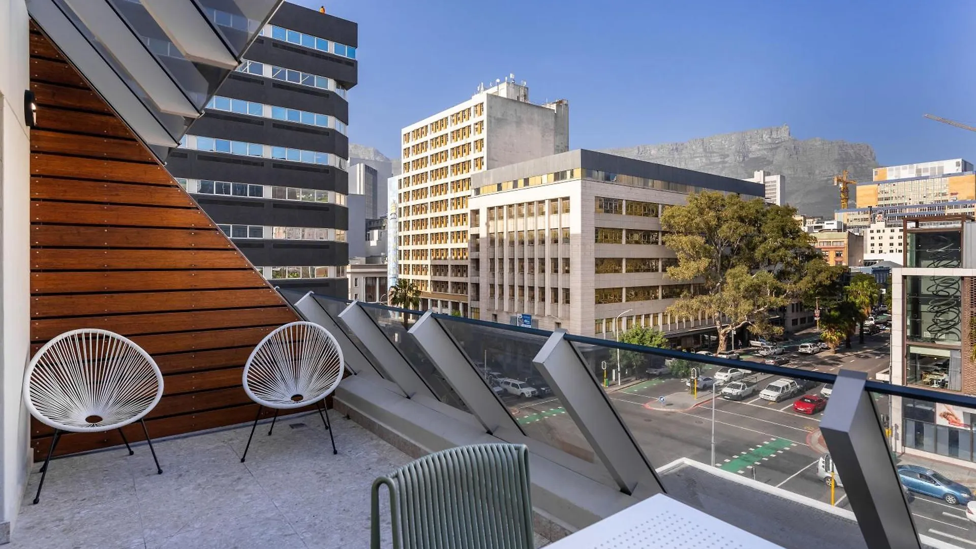 Barracks 414: City Centre Aprt With Balcony Cape Town
